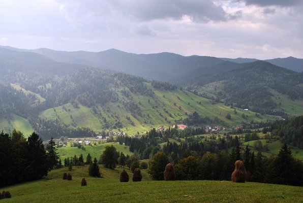 217_Výhled z Kubowa Wirchu v Pojaně Mikuli